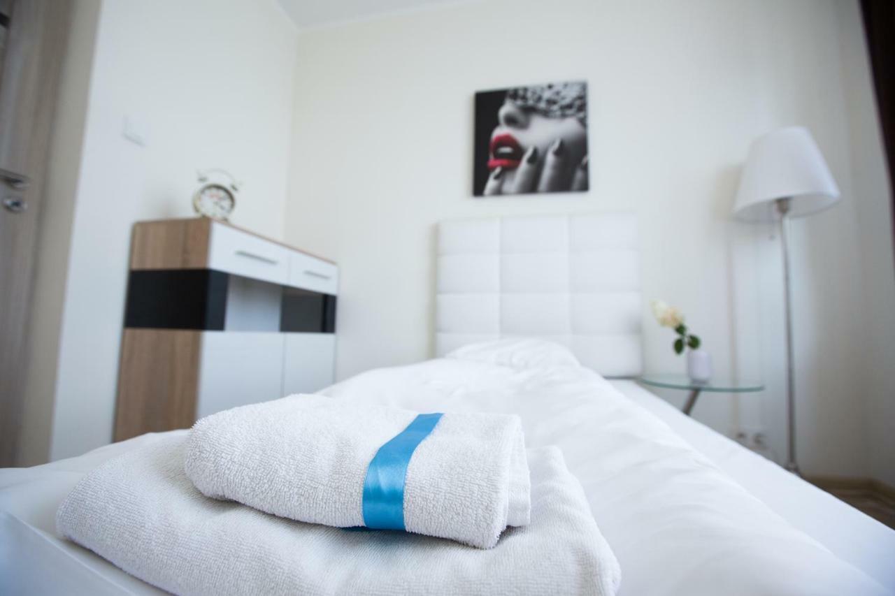 Pcd Aparthotel Ochota Warschau Buitenkant foto