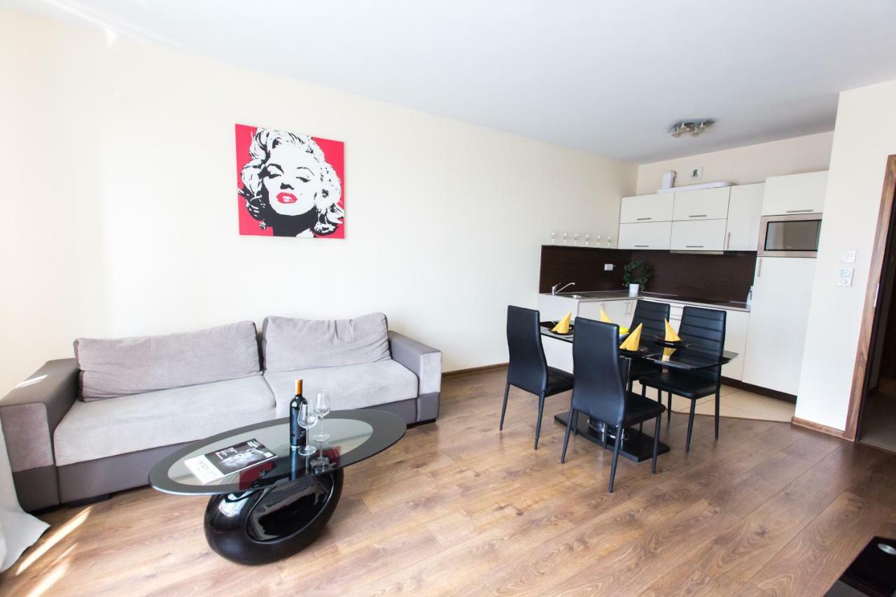 Pcd Aparthotel Ochota Warschau Buitenkant foto