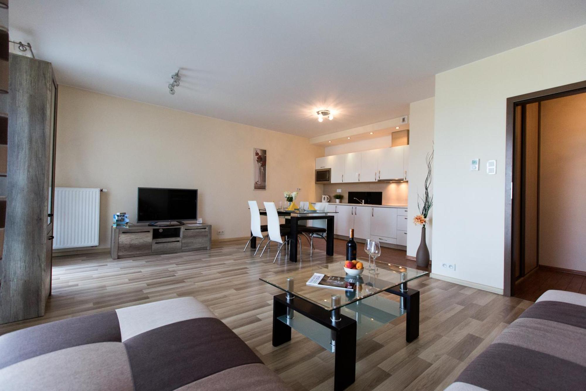 Pcd Aparthotel Ochota Warschau Buitenkant foto